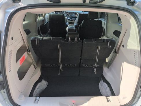 Used 2023 Chrysler Pacifica Touring-L FWD image 20