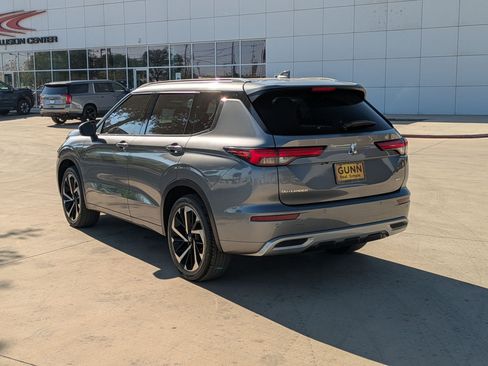 Used 2022 Mitsubishi Outlander SEL image 5