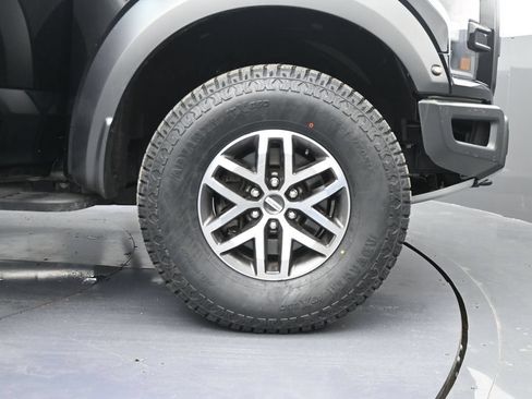 Used 2018 Ford F150 Raptor w/ Equipment Group 802A Luxury AWD/4WD image 43