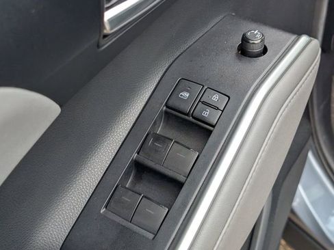 Used 2020 Toyota Highlander XLE FWD image 20