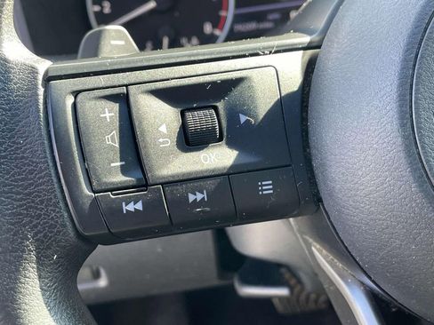 Used 2023 Nissan Rogue S image 19