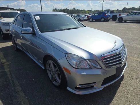 Used 2013 Mercedes-Benz E 350 4MATIC Sedan w/ Premium 1 Pkg image 4