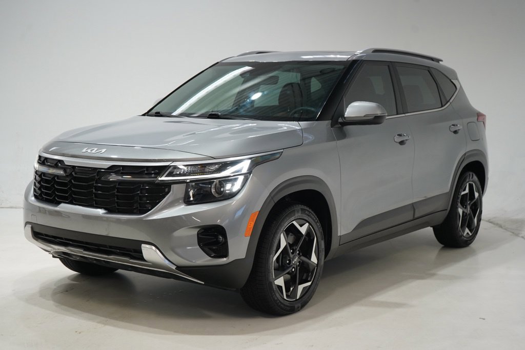 Used 2024 Kia Seltos EX AWD/4WD image 3