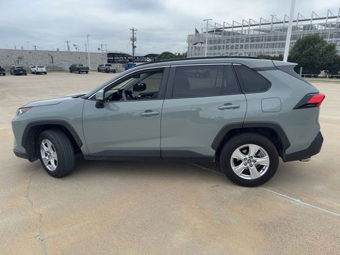 Used 2021 Toyota RAV4 XLE w/ Convenience Package AWD/4WD image 3