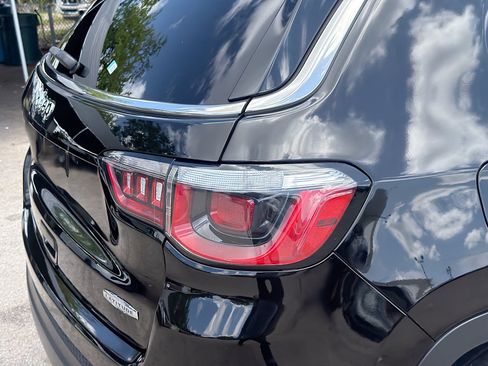 Used 2020 Jeep Compass Latitude FWD image 27