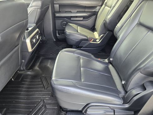 Certified 2022 Ford Expedition XLT image 27