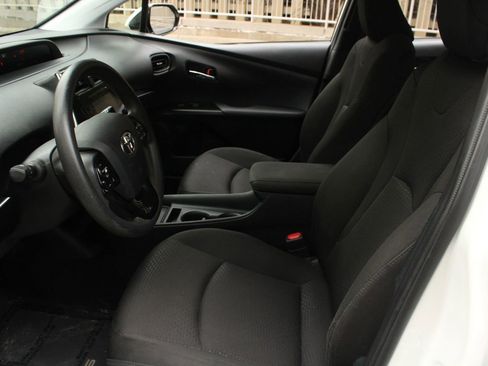 Used 2019 Toyota Prius LE w/ Carpet Mat Package FWD image 14