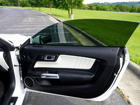 Used 2022 Ford Mustang GT Premium w/ Equipment Group 401A image 18