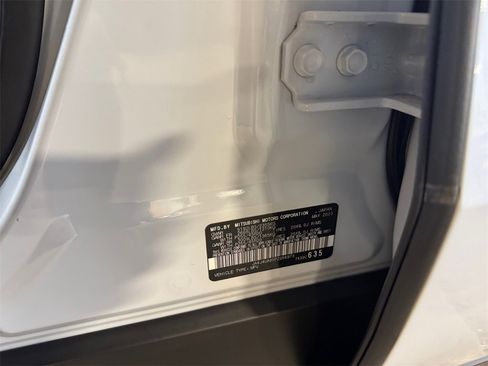 Used 2023 Mitsubishi Outlander SE image 31