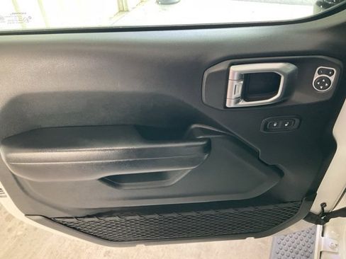 Used 2019 Jeep Wrangler Unlimited Sport image 4