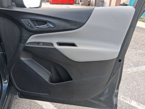 Used 2019 Chevrolet Equinox LS w/ LS Convenience Package FWD image 17