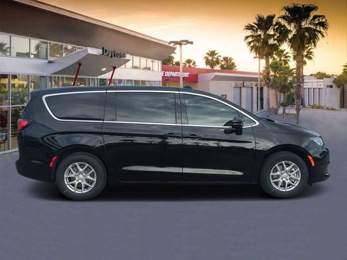 New 2026 Chrysler Voyager LX image 2