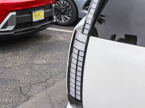 New 2026 Hyundai Ioniq 9 SE AWD/4WD image 8