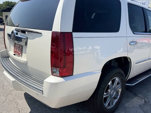 Used 2007 Cadillac Escalade AWD w/ Information Package image 31