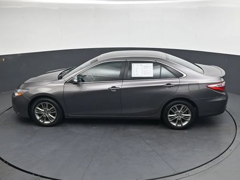 Used 2017 Toyota Camry SE FWD image 32