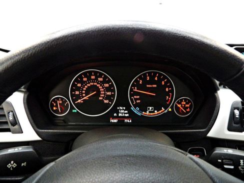 Used 2014 BMW 320i xDrive Sedan AWD/4WD image 15