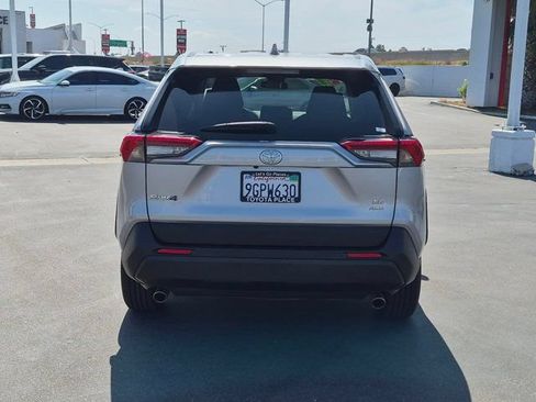 Used 2023 Toyota RAV4 LE AWD/4WD image 9