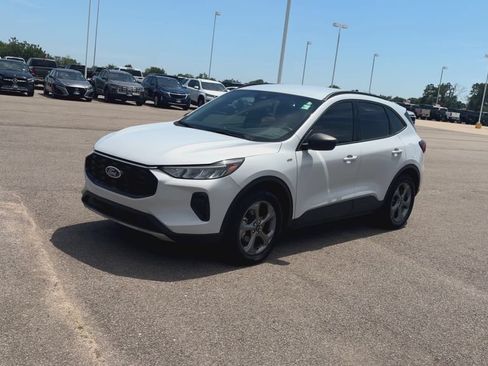 Used 2025 Ford Escape ST-Line FWD image 4