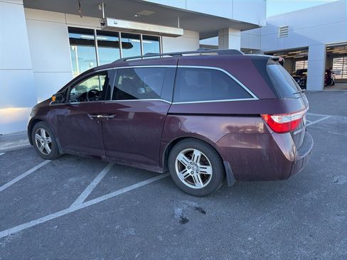 Used 2011 Honda Odyssey Touring image 3