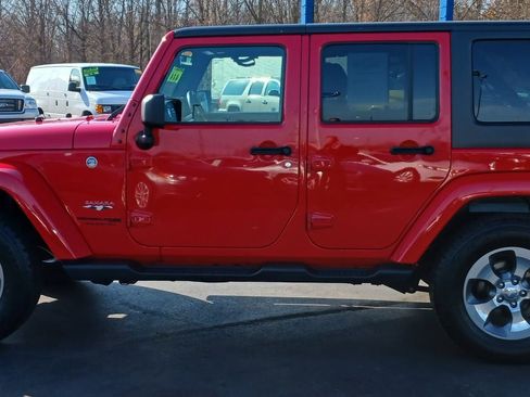 Used 2018 Jeep Wrangler Unlimited Sahara w/ Connectivity Group image 34