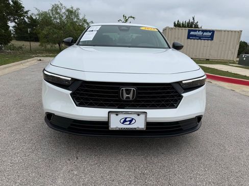 Used 2025 Honda Accord SE image 2