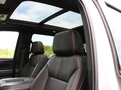 Certified 2022 Chevrolet Suburban RST w/ Luxury Package AWD/4WD image 27