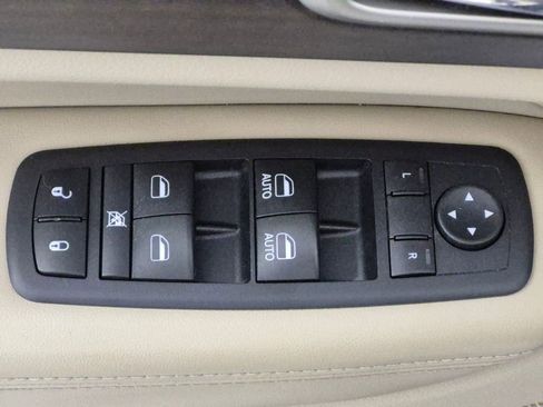 Used 2017 Jeep Grand Cherokee Laredo w/ Quick Order Package 23E image 14