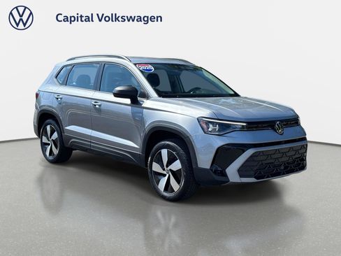 Used 2025 Volkswagen Taos S AWD/4WD image 3