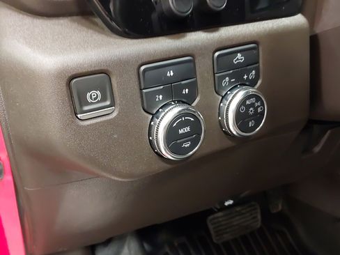 Used 2024 GMC Sierra 3500 SLE w/ SLE Convenience Package image 23