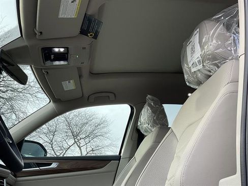 New 2026 Volkswagen Atlas SE image 9