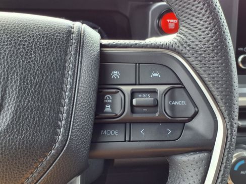 Used 2025 Toyota Tacoma TRD Off-Road image 16