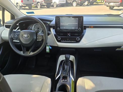 Used 2022 Toyota Corolla LE FWD image 15