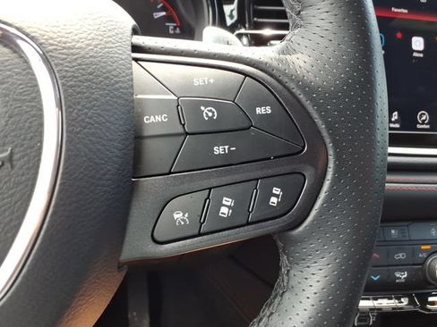 Used 2025 Dodge Durango GT AWD/4WD image 28