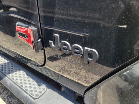 Used 2022 Jeep Gladiator Sport AWD/4WD image 9