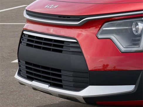 Certified 2025 Kia Niro LX FWD image 12