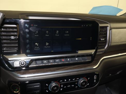 Used 2025 Chevrolet Silverado 1500 LT image 27