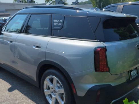 Certified 2025 MINI Cooper Countryman S w/ Comfort Package Max image 13