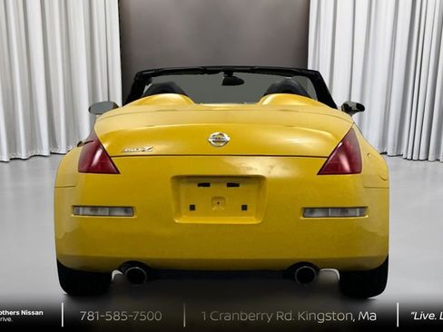 Used 2005 Nissan 350Z Touring RWD image 6