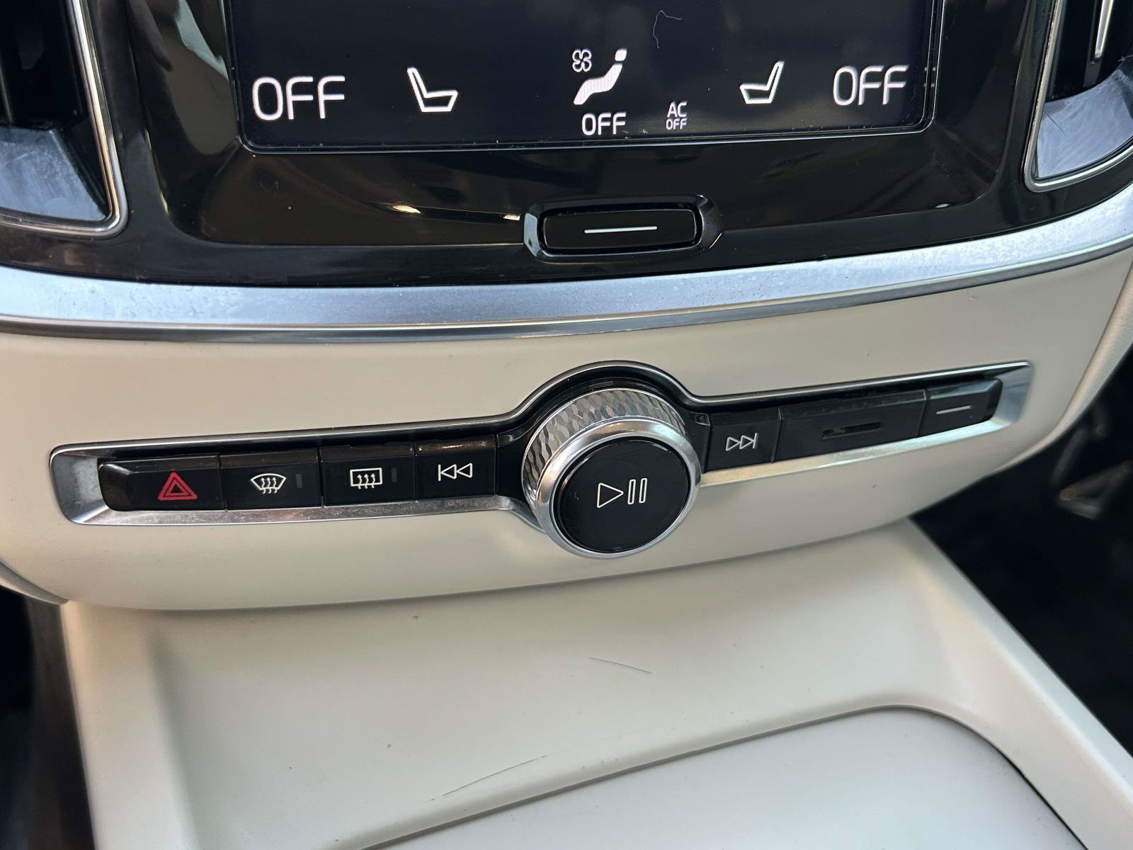 Used 2019 Volvo S60 T6 Momentum AWD/4WD image 24