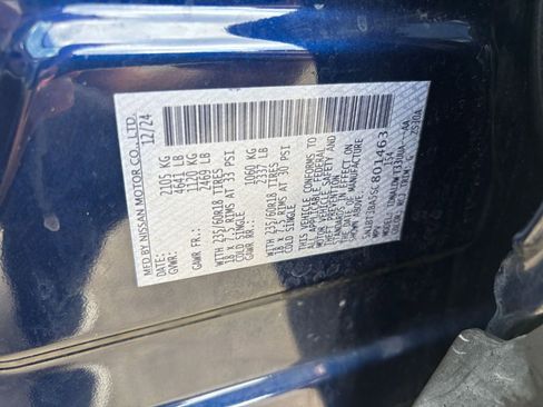 Used 2025 Nissan Rogue SV image 31