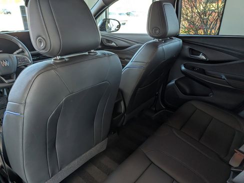 Used 2025 Buick Envista Sport Touring w/ Convenience I Package image 13