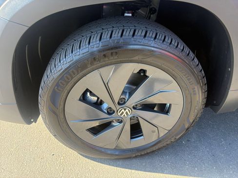Used 2026 Volkswagen Taos S FWD image 28