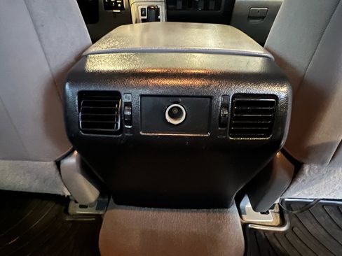 Used 2009 Toyota Tundra 4x4 CrewMax image 26