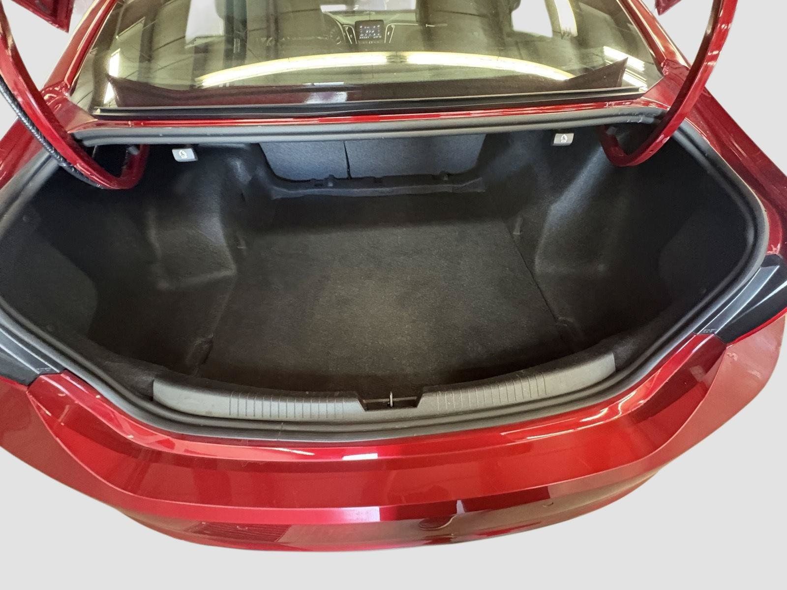 Used 2025 Chevrolet Malibu LT FWD image 19