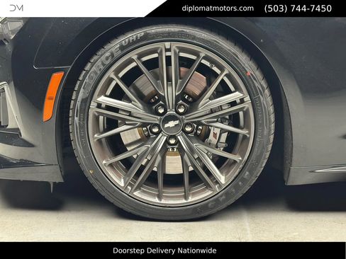 Used 2018 Chevrolet Camaro ZL1 image 38