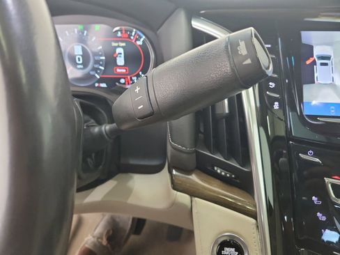 Used 2019 Cadillac Escalade Premium Luxury image 32