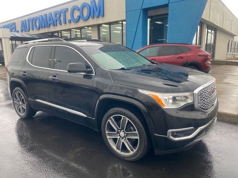 Used 2018 GMC Acadia Denali w/ Technology Package image 2