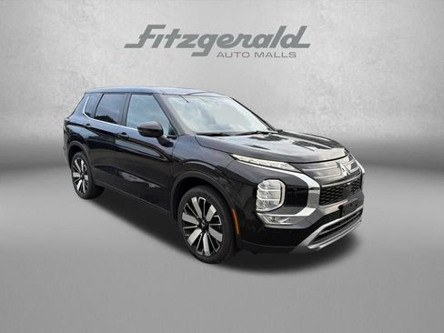 Used 2025 Mitsubishi Outlander SE AWD/4WD image 1