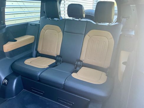 Used 2023 Land Rover Defender 130 X AWD/4WD image 32