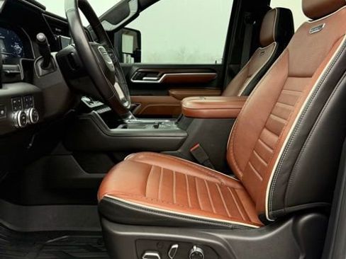 Used 2025 GMC Sierra 2500 Denali Ultimate image 18